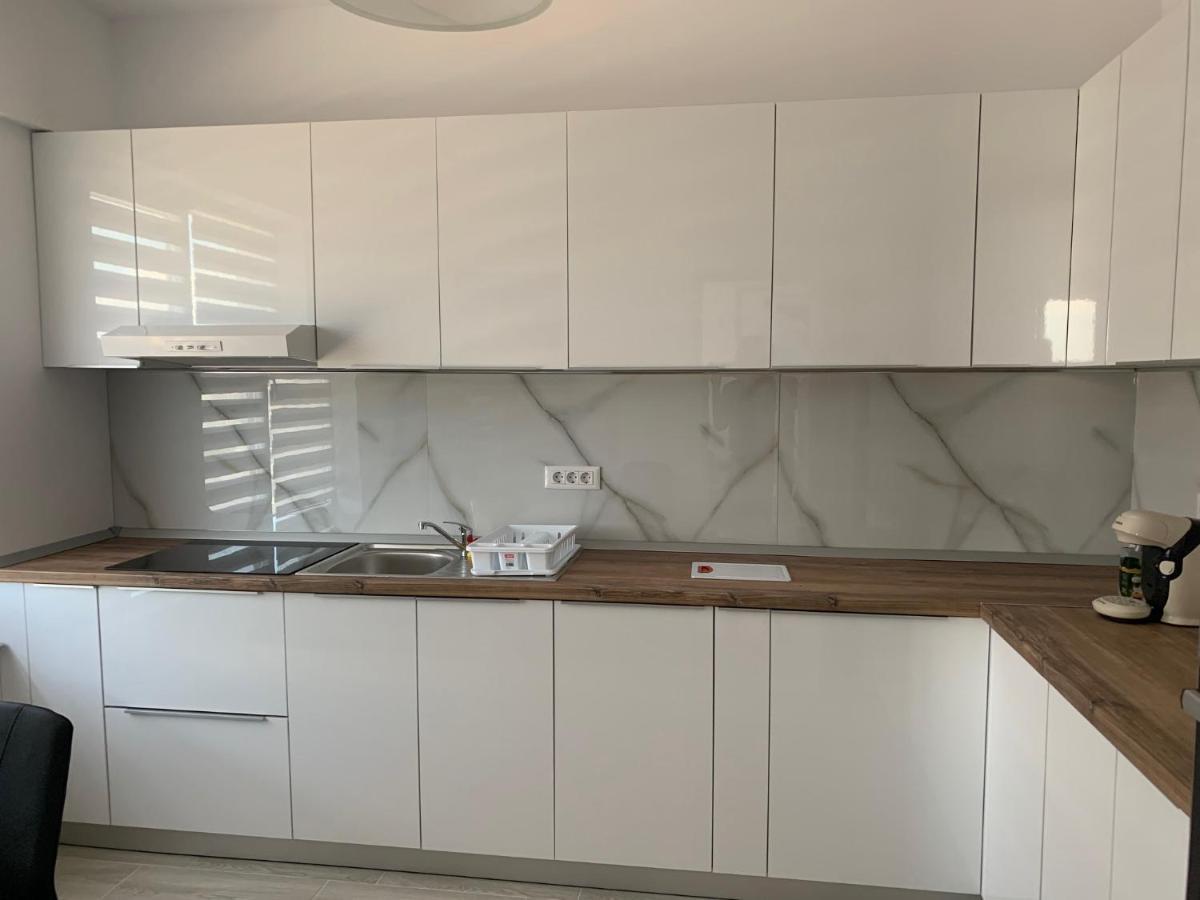 49Er Apartament Navodari Bagian luar foto
